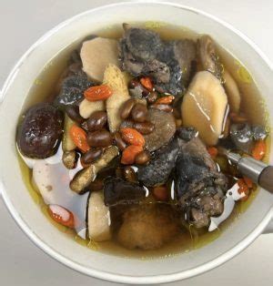 何首烏雞湯功效|傳統醫學部 何首烏雞湯